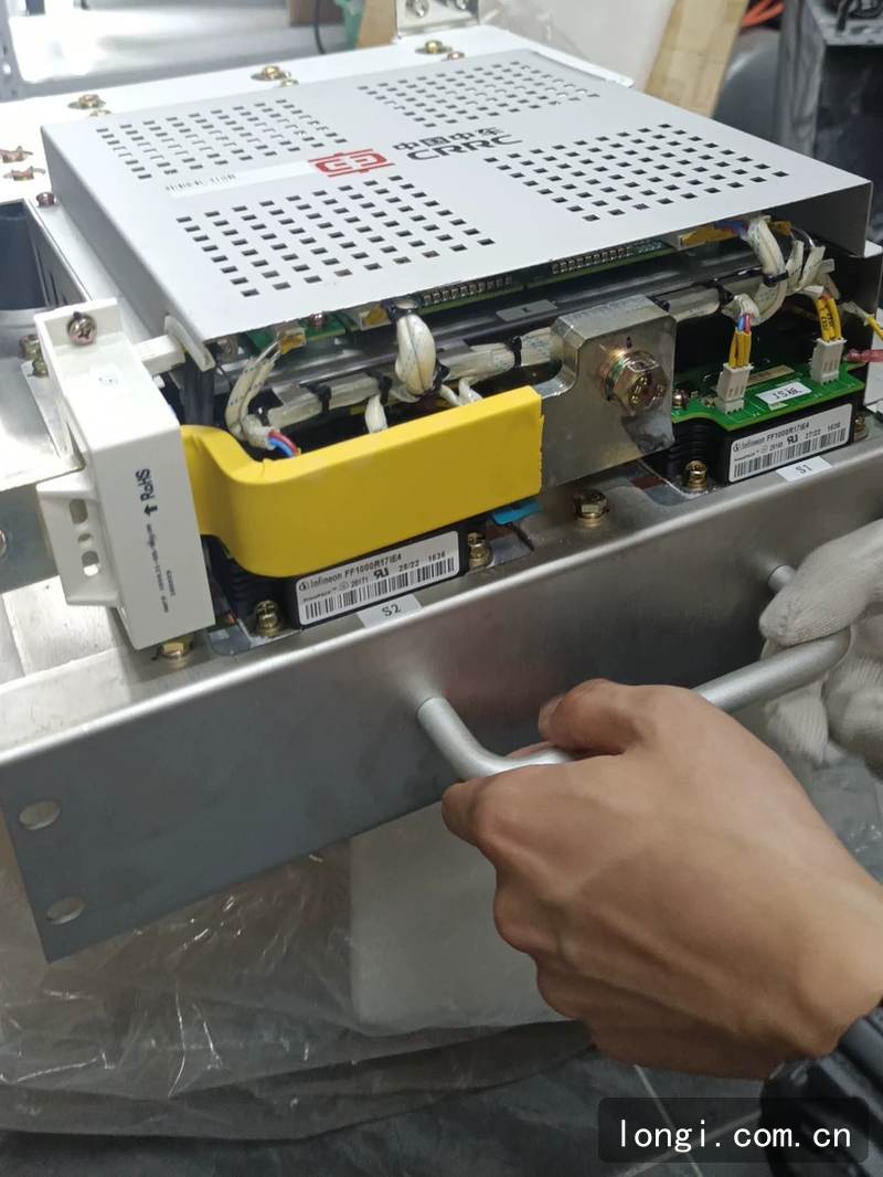 中國中車 CRRC 原裝 IGBT 變流器模塊 帶散熱（rè）片全新現貨 02.jpg