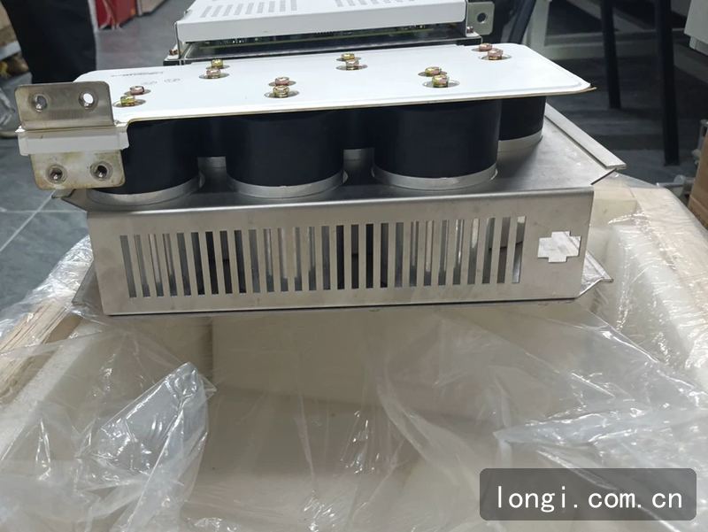 中國中（zhōng）車 CRRC 原裝 IGBT 變流器模塊 帶散熱片全新現（xiàn）貨 03.jpg