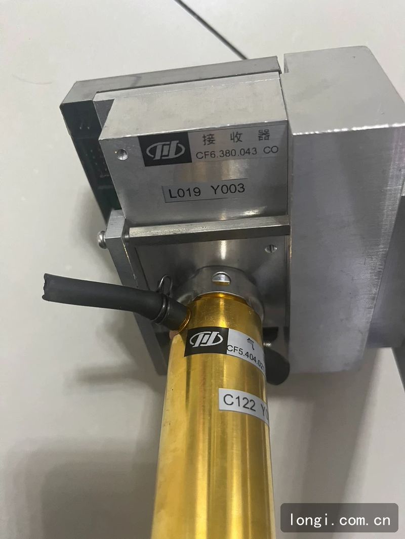 隔爆型智能紅外線（xiàn）氣（qì）體分（fèn）析器 隔爆型（xíng）紅外線氣體分析器 拆機現貨（huò） 04.jpg