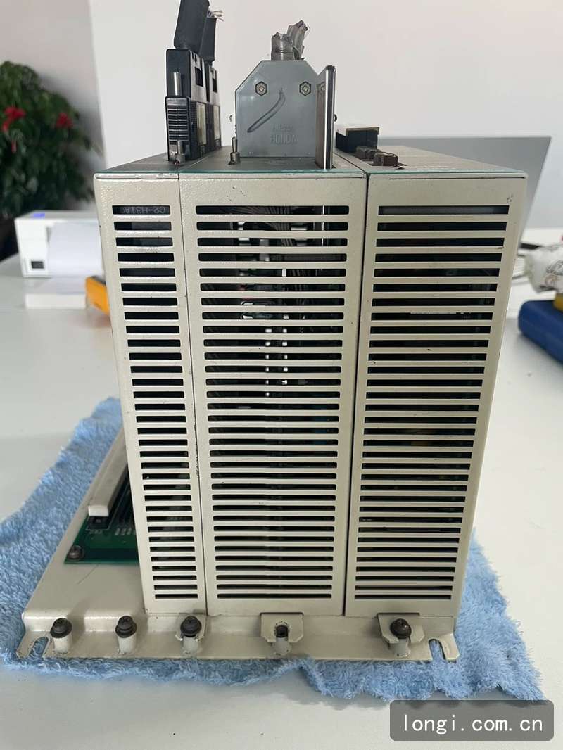 瑞恩驅動器（qì）DDS5000 二手拆機 拆（chāi）機現貨 驅動器及電機配（pèi）件 05.jpg