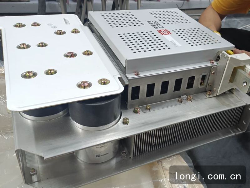 中國中車 CRRC 原裝 IGBT 變流器模塊 帶散熱片全新現貨 04.jpg