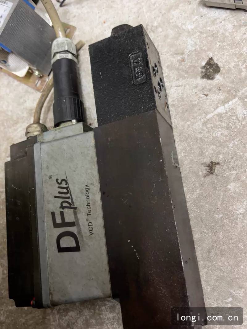 PARKER DFplus比例閥 Technology 24VDC 拆機現貨 03.jpg